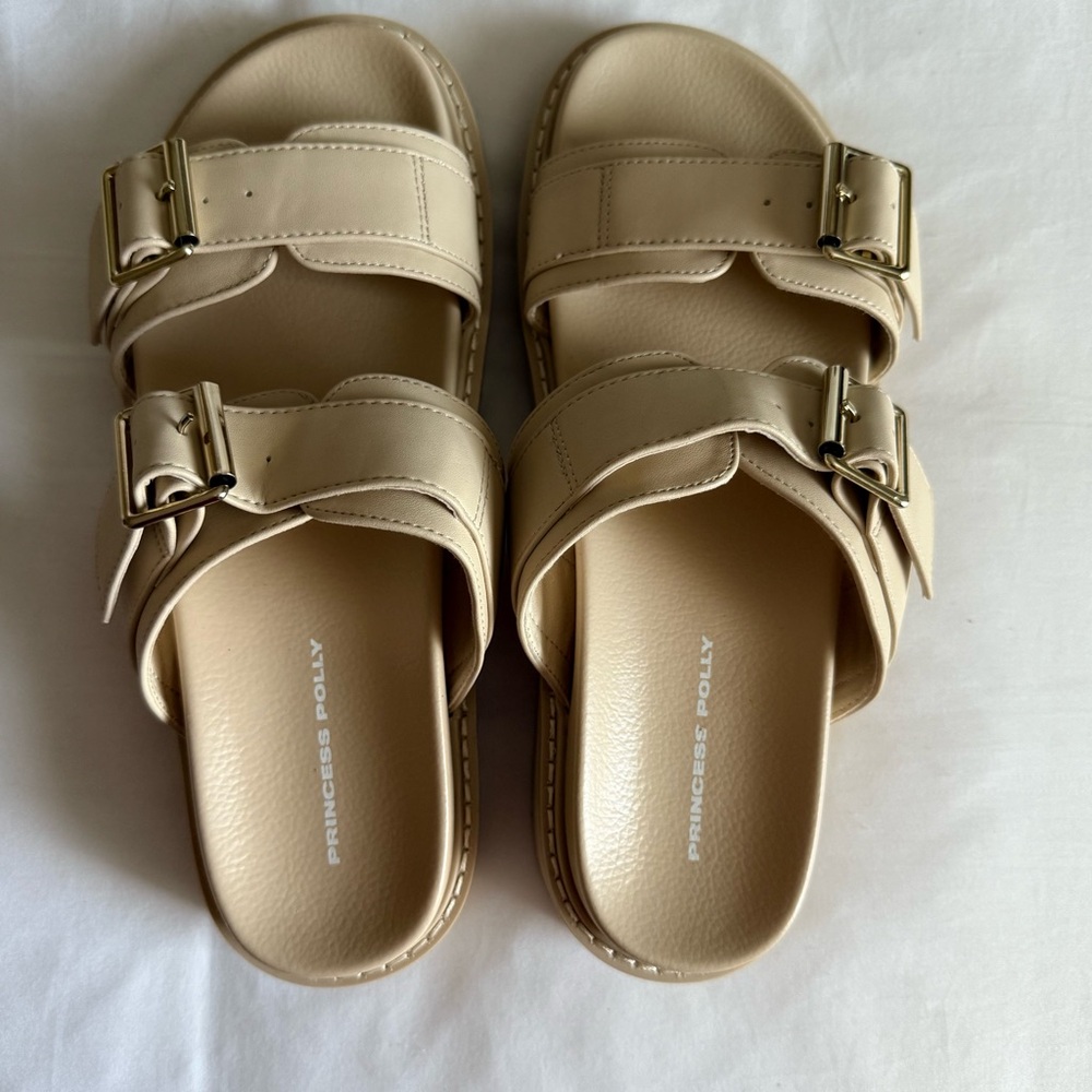 NWOT Princess Polly Chunky Sandles